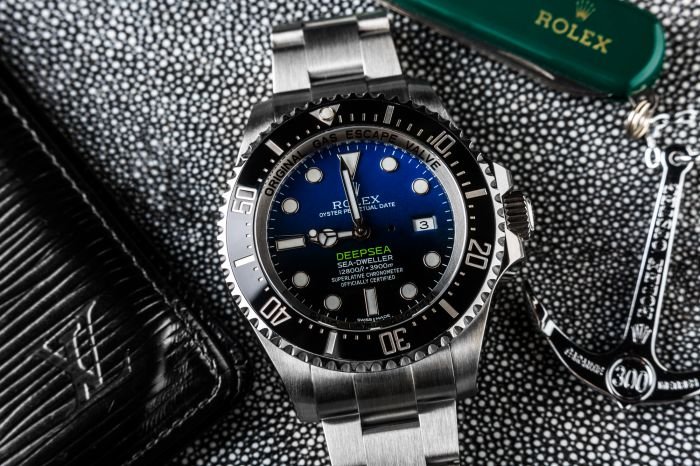 The Best Gift Watches for the Holidays from Bob’s Watches