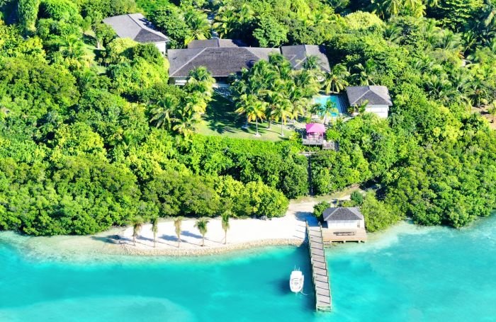 Indulge in the Splendor of The Beacon Hill Estate: Your Exquisite Waterfront Retreat in the Bahamas