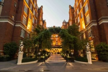 St. Ermin’s Hotel – A 4-Star Deluxe Hotel In the Heart of London